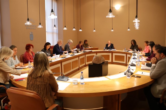 Convocatoria da sesión plenaria do 21 de outubro de 2025